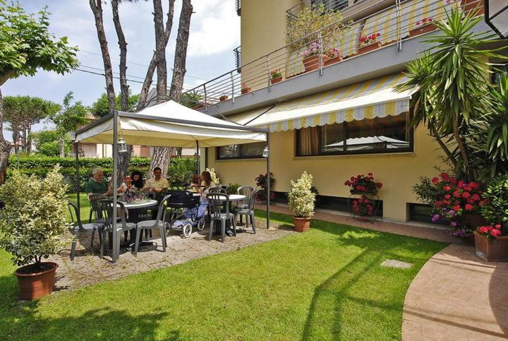 Hotel Maita Lido di Camaiore Exterior photo