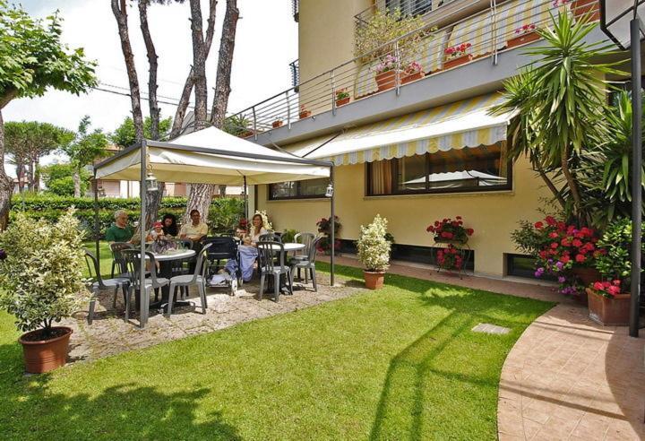 Hotel Maita Lido di Camaiore Exterior photo